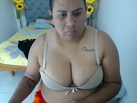 Snapshot of hotlesby_valery chatting on February 20, 8:42 pm hotlesby valery online show from February 20, 8:42 pm