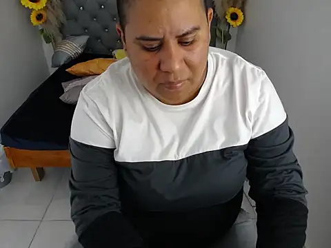 Snapshot of hotlesby_valery chatting on April 6, 11:33 am hotlesby valery online show from April 6, 11:33 am