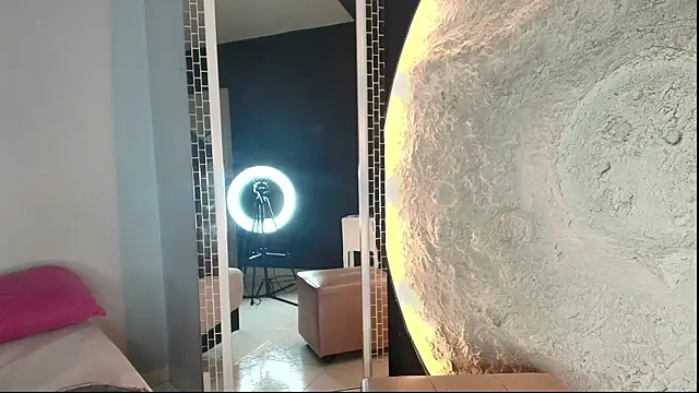 CarolinaGomez  online show from April 2, 7:11 pm