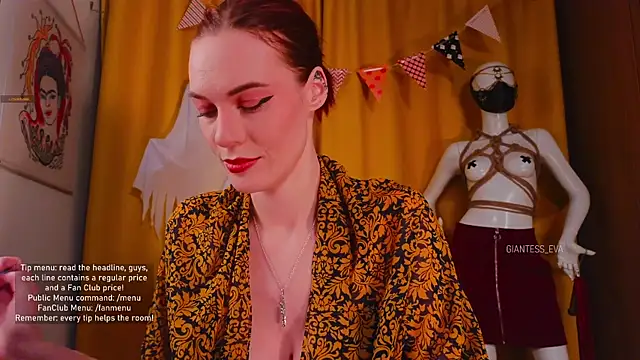 Giantess Eva online show from November 1, 5:37 pm