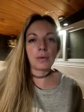 julietacollins11 online show from May 22, 10:10 am