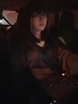 Snapshot of takusaki223 chatting on January 16, 12:25 am takusaki223 online show from January 16, 12:25 am