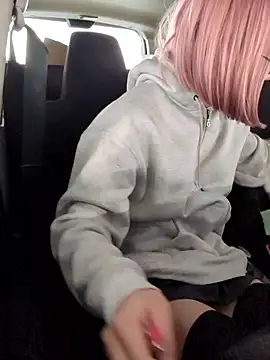 Snapshot of takusaki223 chatting on February 3, 2:10 am takusaki223 online show from February 3, 2:10 am