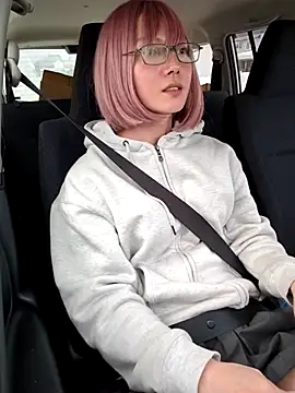 Snapshot of takusaki223 chatting on February 3, 2:53 am takusaki223 online show from February 3, 2:53 am