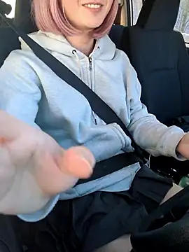 Snapshot of takusaki223 chatting on February 9, 12:36 am takusaki223 online show from February 9, 12:36 am