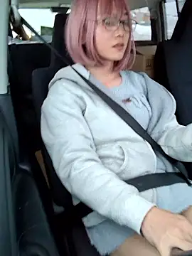 Snapshot of takusaki223 chatting on February 13, 7:37 am takusaki223 online show from February 13, 7:37 am