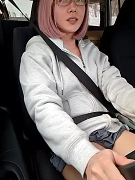 Snapshot of takusaki223 chatting on February 16, 1:57 am takusaki223 online show from February 16, 1:57 am