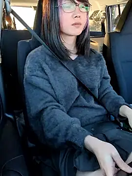 Snapshot of takusaki223 chatting on February 17, 6:54 am takusaki223 online show from February 17, 6:54 am