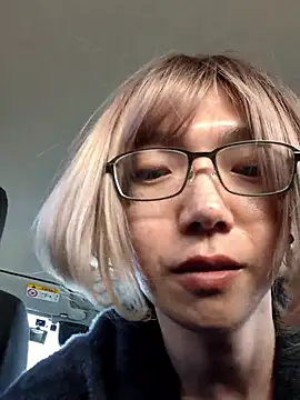 Snapshot of takusaki223 chatting on March 20, 6:51 am takusaki223 online show from March 20, 6:51 am