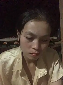 Snapshot of Halyy_xx chatting on October 13, 2:28 pm Halyy xx online show from October 13, 2:28 pm