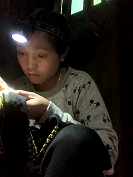 Snapshot of Halyy_xx chatting on November 18, 6:51 am Halyy xx online show from November 18, 6:51 am