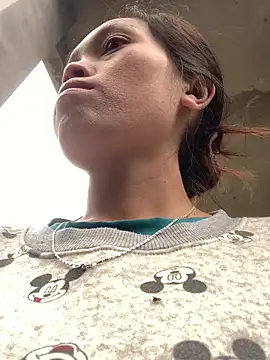 Snapshot of Halyy_xx chatting on November 19, 12:43 am Halyy xx online show from November 19, 12:43 am