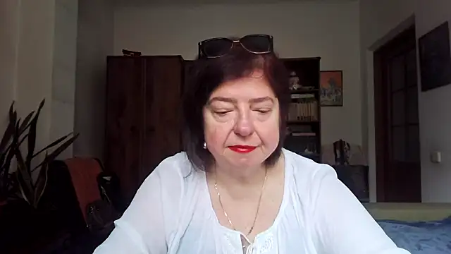 Snapshot of Violet_Pulse chatting on April 4, 9:18 am Violet Pulse online show from April 4, 9:18 am