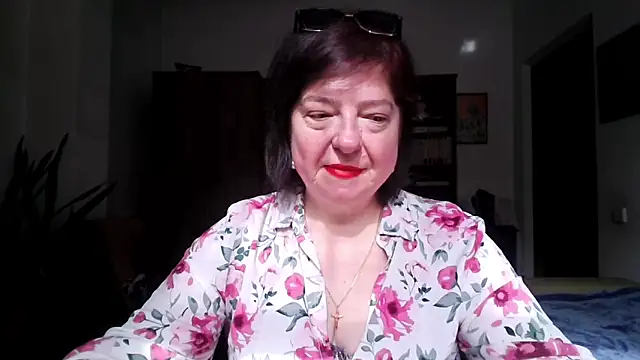 Snapshot of Violet_Pulse chatting on April 10, 7:24 am Violet Pulse online show from April 10, 7:24 am