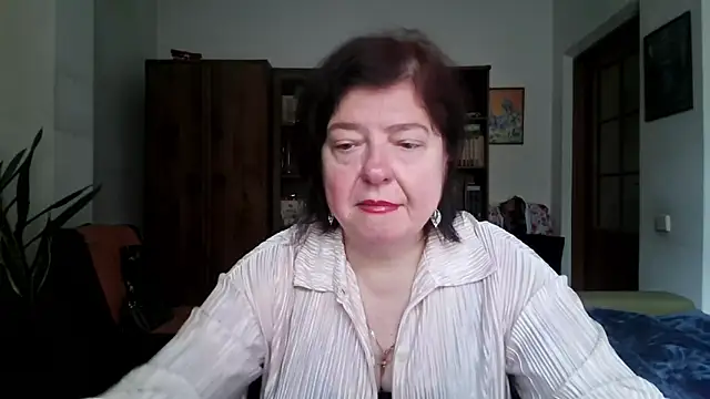 Snapshot of Violet_Pulse chatting on April 11, 8:40 am Violet Pulse online show from April 11, 8:40 am