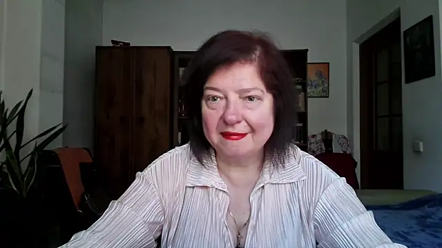 Snapshot of Violet_Pulse chatting on April 17, 9:23 am Violet Pulse online show from April 17, 9:23 am