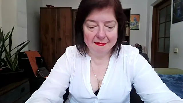 Snapshot of Violet_Pulse chatting on April 18, 8:51 am Violet Pulse online show from April 18, 8:51 am