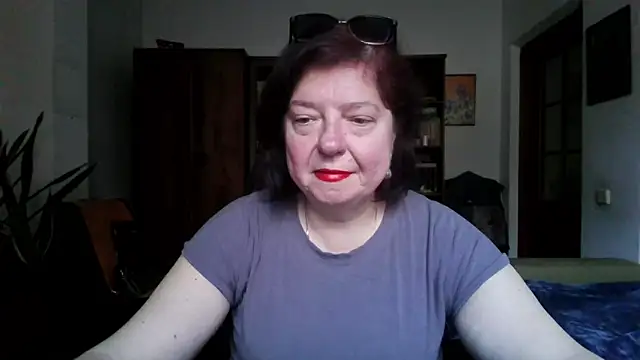 Snapshot of Violet_Pulse chatting on April 25, 1:41 pm Violet Pulse online show from April 25, 1:41 pm