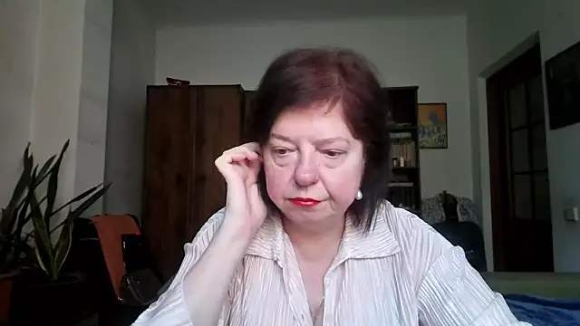 Snapshot of Violet_Pulse chatting on April 26, 10:46 am Violet Pulse online show from April 26, 10:46 am