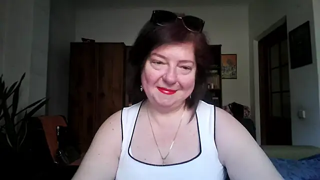 Snapshot of Violet_Pulse chatting on April 28, 1:16 pm Violet Pulse online show from April 28, 1:16 pm