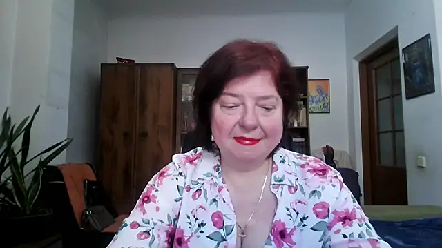 Snapshot of Violet_Pulse chatting on May 3, 2:45 pm Violet Pulse online show from May 3, 2:45 pm