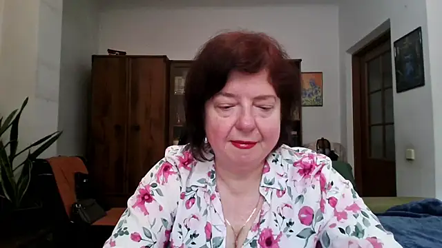 Snapshot of Violet_Pulse chatting on May 11, 10:54 am Violet Pulse online show from May 11, 10:54 am