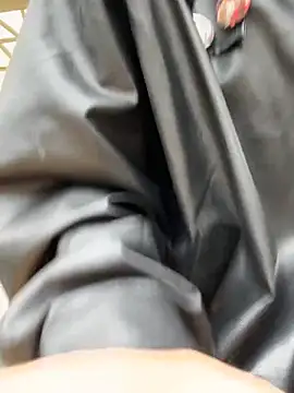 Snapshot of RonnieKiss chatting on September 25, 3:54 am RonnieKiss online show from September 25, 3:54 am