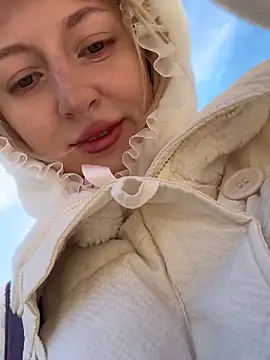 Snapshot of RonnieKiss chatting on October 9, 4:21 am RonnieKiss online show from October 9, 4:21 am