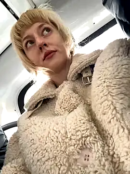 Snapshot of RonnieKiss chatting on October 21, 4:57 am RonnieKiss online show from October 21, 4:57 am