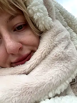 Snapshot of RonnieKiss chatting on October 28, 6:28 am RonnieKiss online show from October 28, 6:28 am