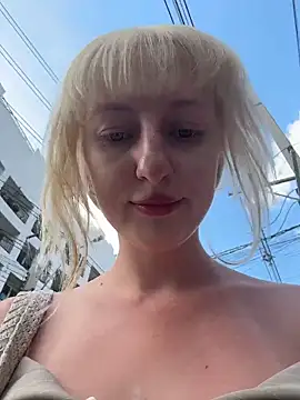 Snapshot of RonnieKiss chatting on January 6, 9:24 am RonnieKiss online show from January 6, 9:24 am