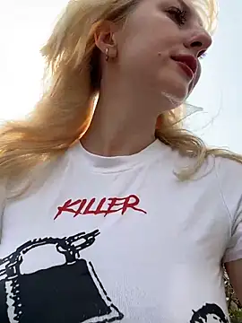 Snapshot of RonnieKiss chatting on February 15, 7:38 am RonnieKiss online show from February 15, 7:38 am