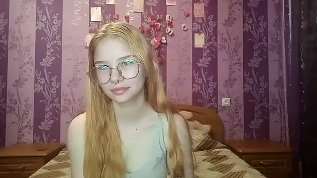 Snapshot of Lutangogansit chatting on November 26, 7:09 am Lutangogansit online show from November 26, 7:09 am