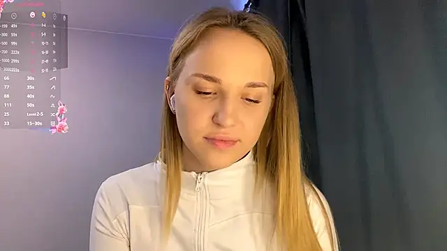 Snapshot of TanekaBoitel chatting on October 22, 11:32 am TanekaBoitel online show from October 22, 11:32 am