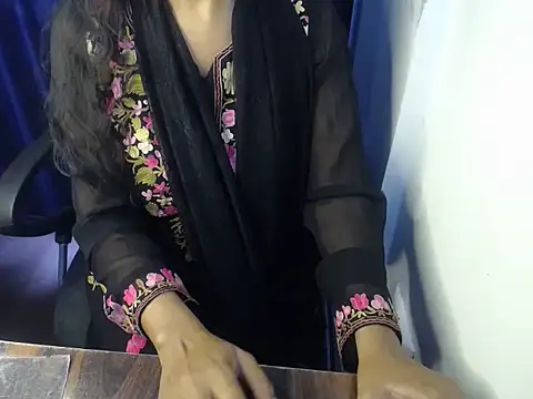 Snapshot of priya_gupta7 chatting on October 22, 9:42 am priya gupta7 online show from October 22, 9:42 am