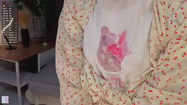 Snapshot of DelilahConsalvo chatting on October 26, 4:18 am DelilahConsalvo online show from October 26, 4:18 am