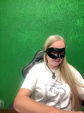 B i r d i e online show from September 26, 11:14 am