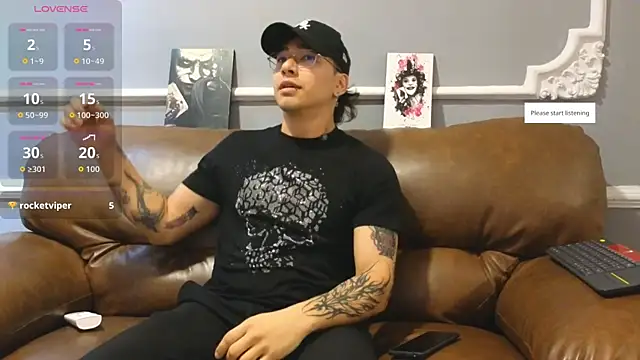 Snapshot of Apolo_Burton chatting on October 6, 9:01 pm Apolo Burton online show from October 6, 9:01 pm