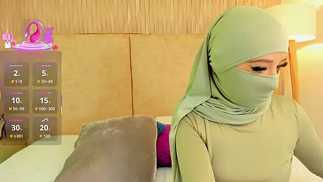 Snapshot of _Malak chatting on March 6, 2:46 pm Malak online show from March 6, 2:46 pm