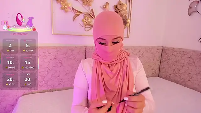 Snapshot of _Malak chatting on March 11, 6:25 pm Malak online show from March 11, 6:25 pm