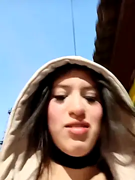 Snapshot of SALOME-28_ chatting on April 22, 11:17 pm SALOME-28 online show from April 22, 11:17 pm