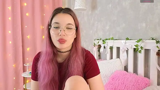 vivyboo111 online show from May 8, 8:03 pm