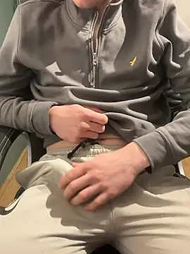 Snapshot of Lazzzo12 chatting on January 9, 9:16 pm Lazzzo12 online show from January 9, 9:16 pm