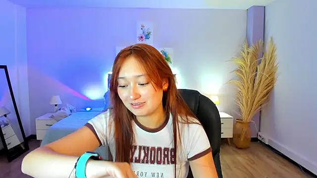 Snapshot of Samara_Hilton_2 chatting on September 24, 8:01 pm Samara Hilton 2 online show from September 24, 8:01 pm