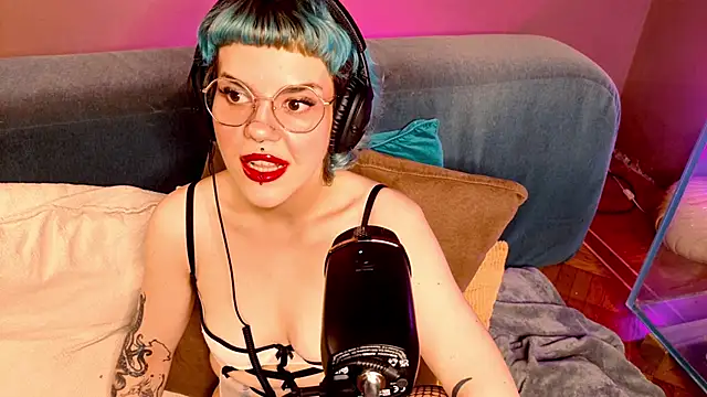 Snapshot of tacodeluxxxe chatting on September 23, 1:19 am tacodeluxxxe online show from September 23, 1:19 am