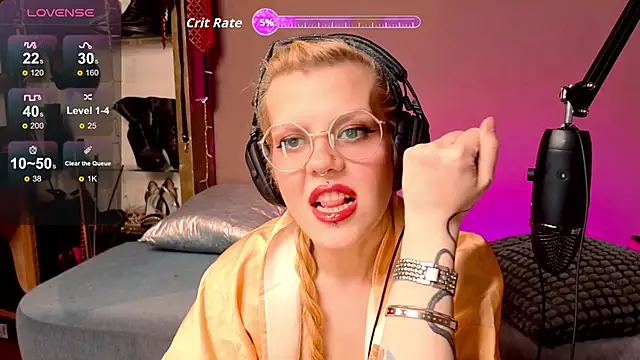 Snapshot of tacodeluxxxe chatting on November 23, 10:53 pm tacodeluxxxe online show from November 23, 10:53 pm