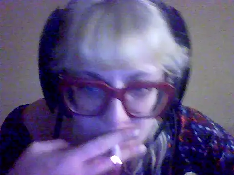 Snapshot of BlondieTami chatting on September 20, 5:52 am BlondieTami online show from September 20, 5:52 am