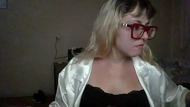 BlondieTami online show from March 19, 12:47 am