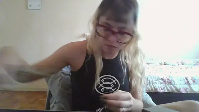 BlondieTami online show from March 29, 5:24 pm