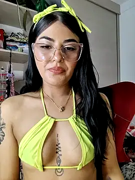 ValeNiitaLuv online show from February 5, 6:29 am